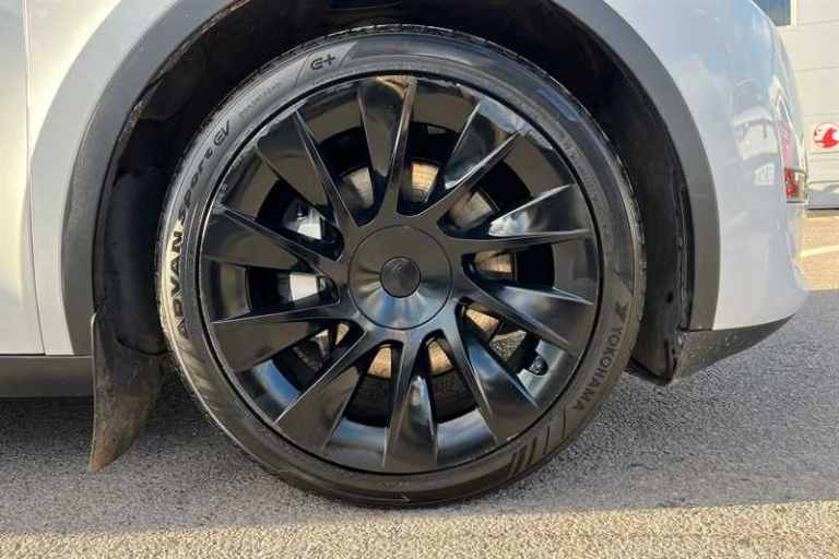 2023 Tesla Model Y Long Range AWD 5dr Auto MPV ELECTRIC Automatic