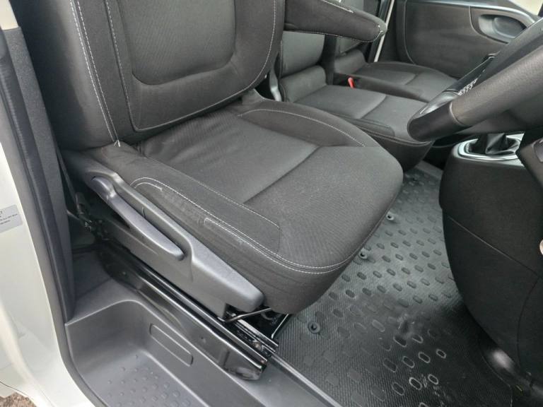 2021 Renault Trafic 2.0 dCi ENERGY 28 Black Edition Van,, Euro 6 ULEZ, Automatic, Cruise, DAB,  P...