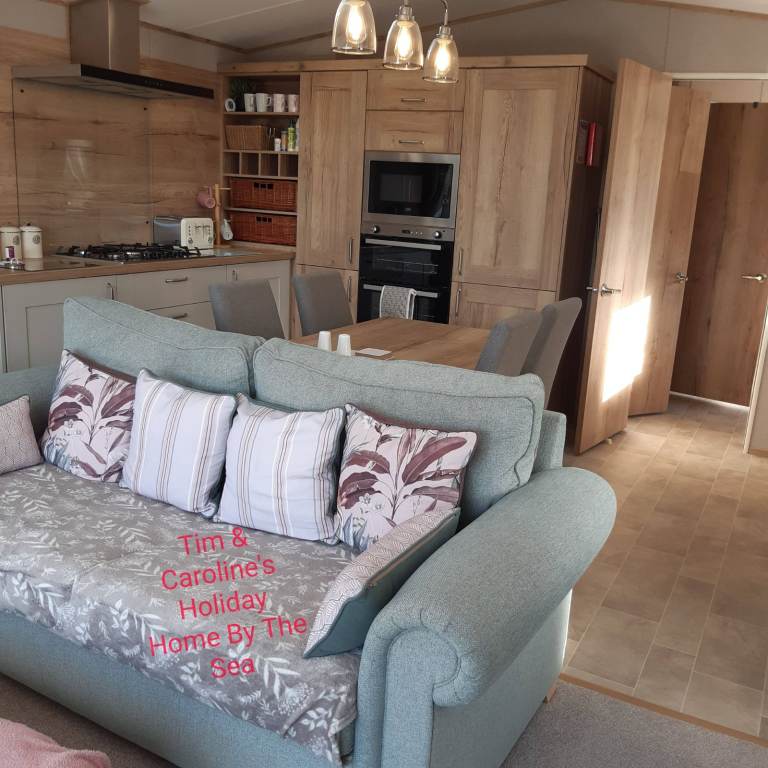 BRAND NEW 2 BEDROOM CARAVAN TO RENT ON HAVEN'S HOPTON HOLIDAY VILLAGE , NORFOLK 