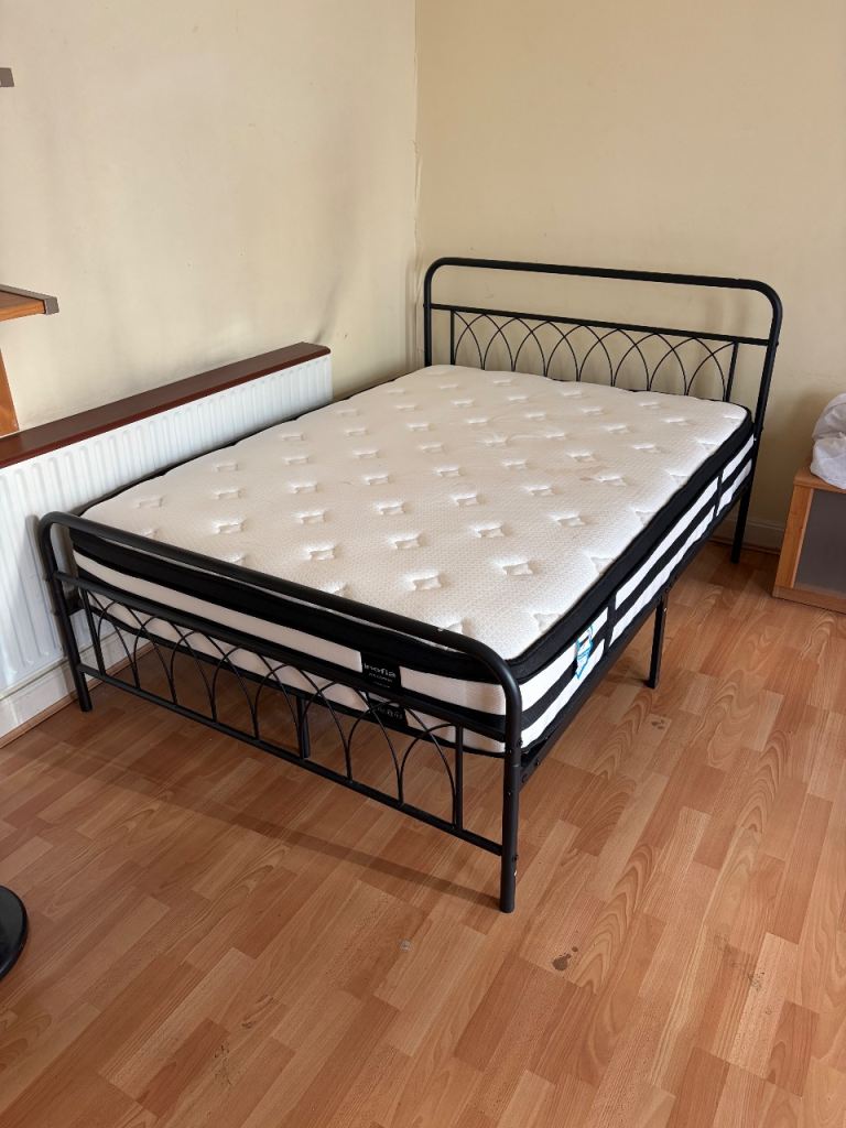 Double bed and frame