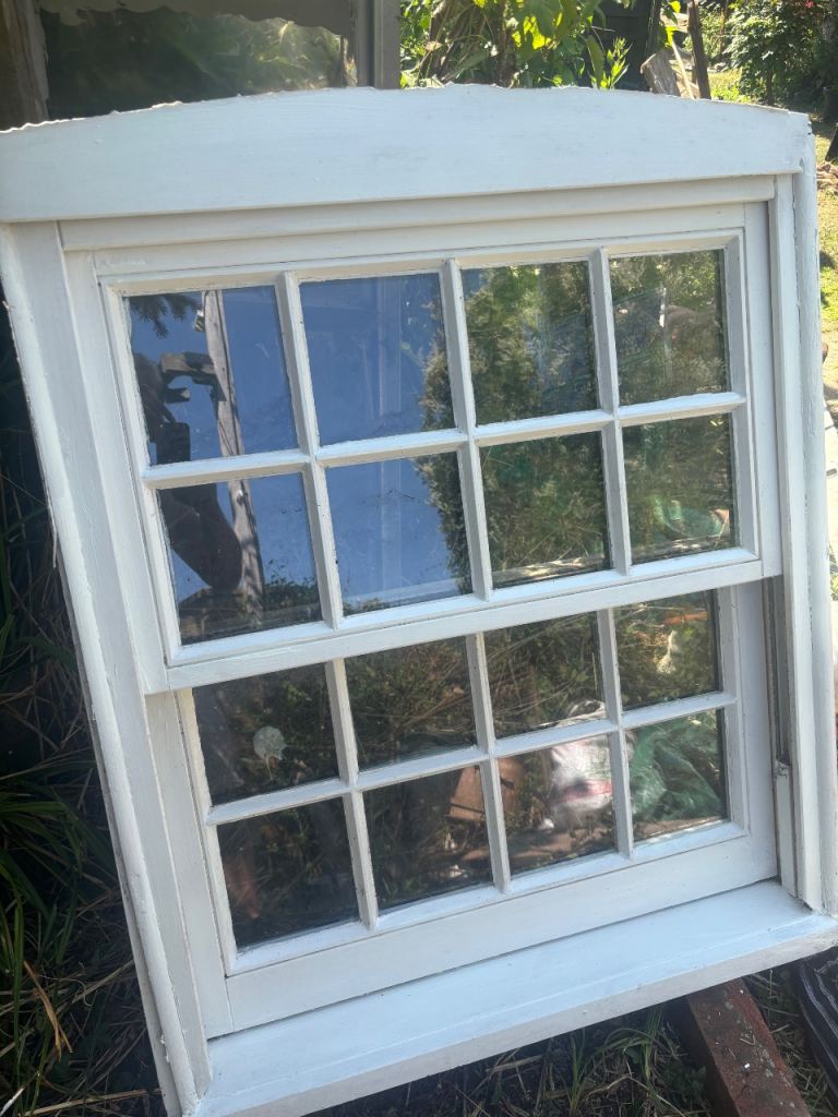 White Sash Windows – Good usable still 