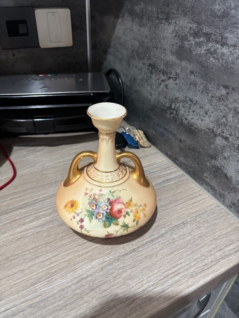 Royal Worcester no. 1747
