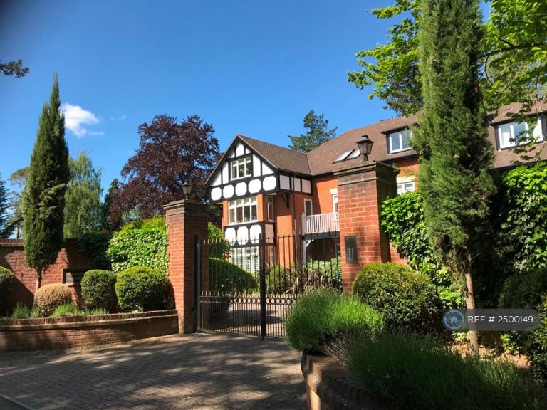 2 bedroom flat in Larch Avenue, Ascot, SL5 (2 bed) (#2500149)