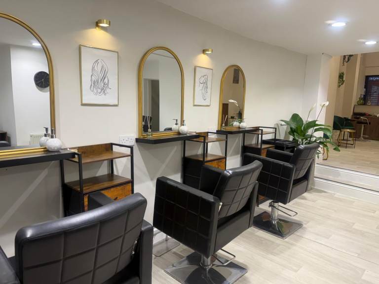 ✨ Luxury Hairdresser Chair Rental – Angel / Islington ✨