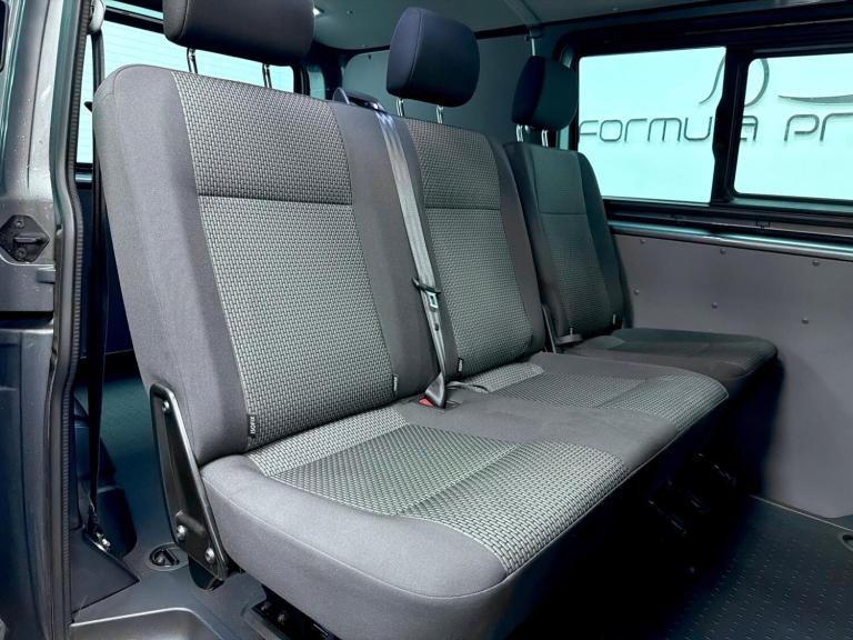 2022 Volkswagen Transporter 2.0 BiTDI T32 Highline Kombi DSG FWD SWB Euro 6 (s/s) 5dr WINDOW VAN ...