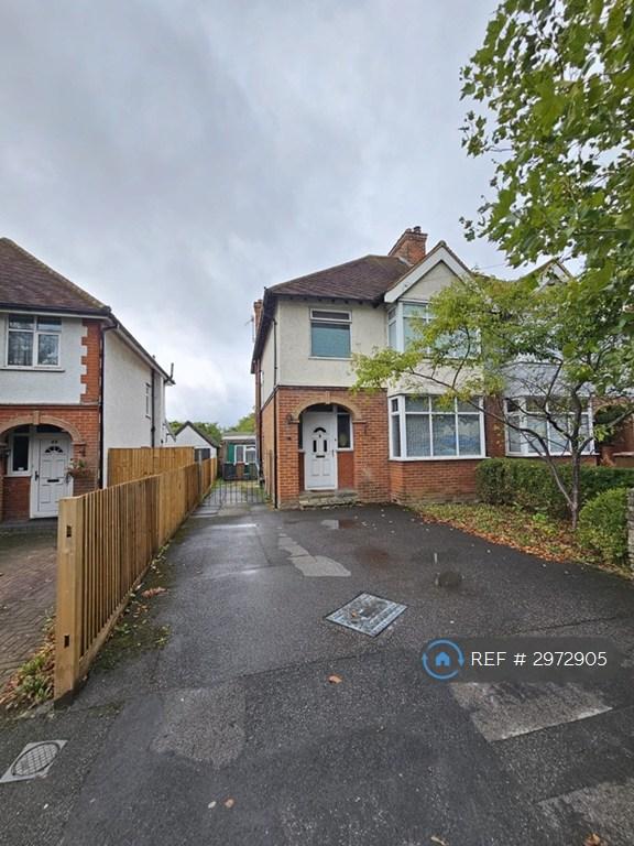 3 bedroom house in Worplesdon Road, Guildford, GU2 (3 bed) (#2972905)