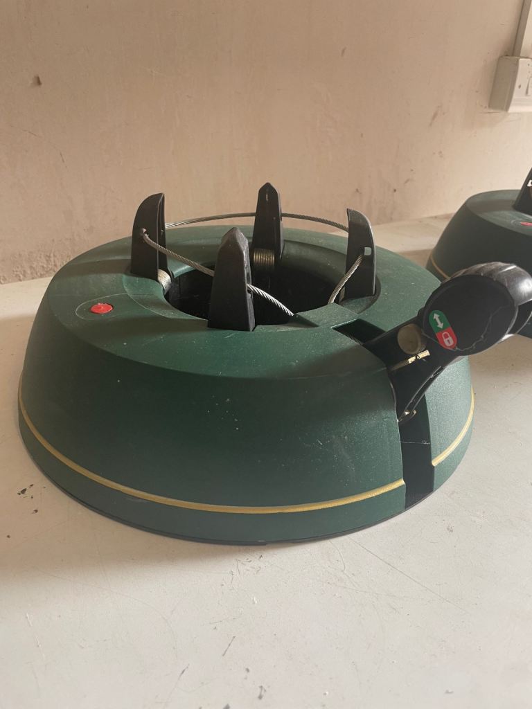 Krinner Real Christmas Tree Stands