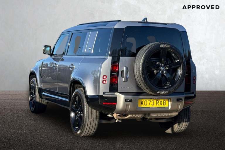 2024 Land Rover Defender 110 3.0 D300 X-Dynamic SE 5dr SUV DIESEL Automatic