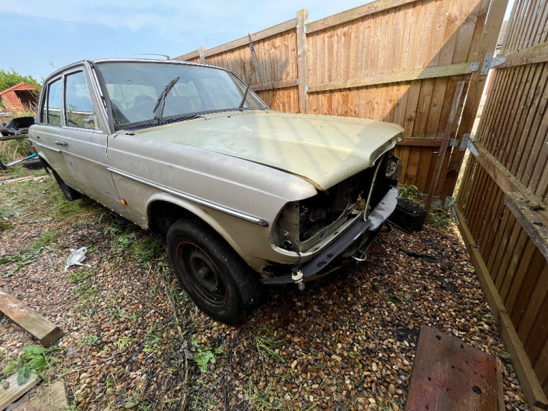 Mercedes 280E 1983 breaking for parts