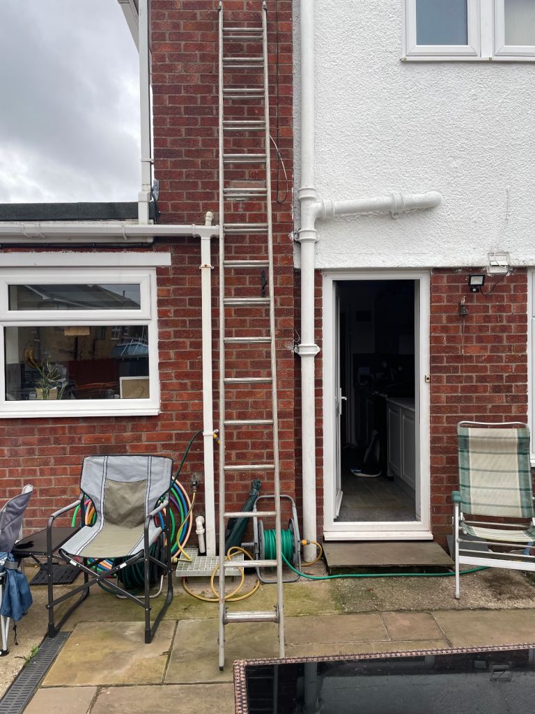 Double alluminium ladders 