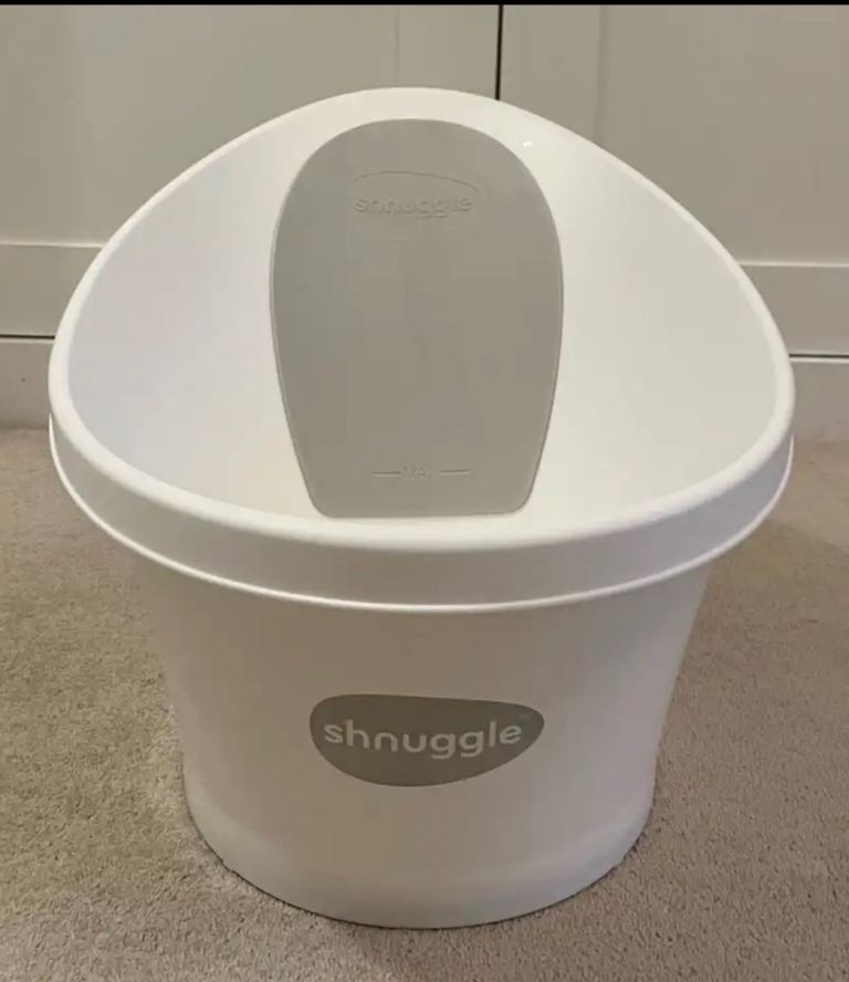 Shnuggle Baby Bath  in Great Clean Condition  