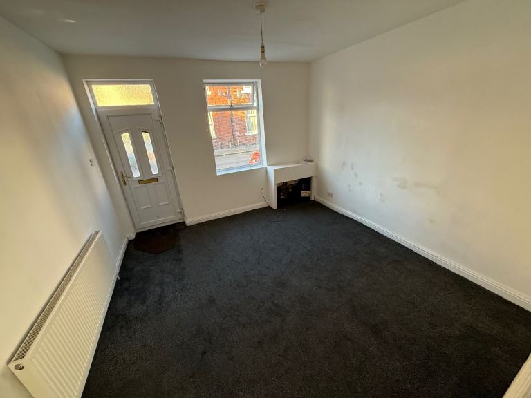 2 bedroom house available to rent 