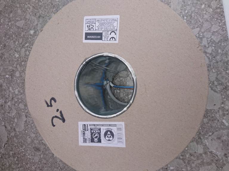 Twin and earth cable 2,5 mm 100 m drum 