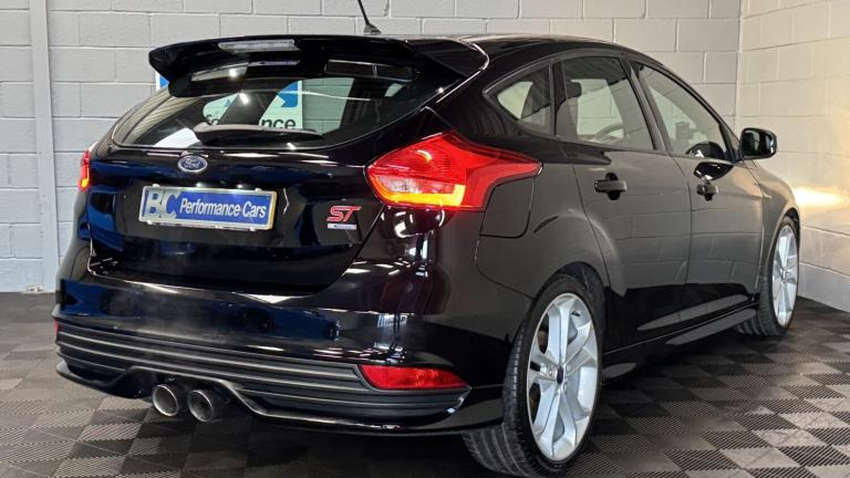 FORD FOCUS 2.0 T EcoBoost ST-2 Black Manual Petrol 2016
