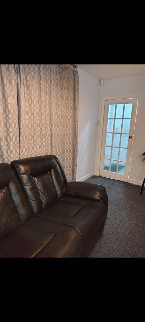 Room for Rent in M14 