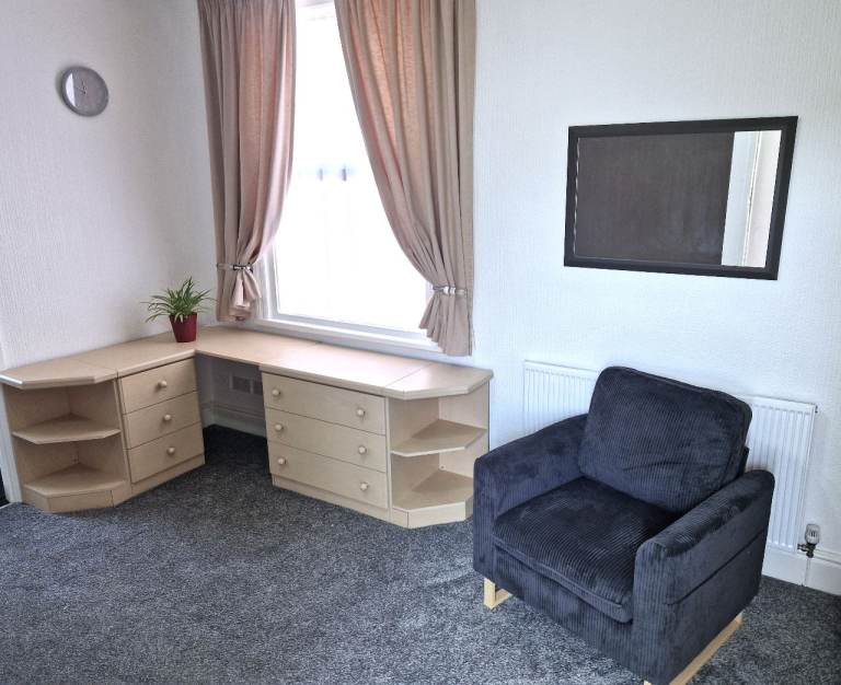 FLAT - NO DEPOSIT - SOME BILLS INCLUDED