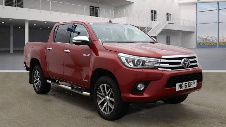 2016 Toyota Hilux 2.4 D-4D Invincible Pickup Double Cab 4dr Diesel Manual 4WD Euro 6 (TSS) (1 Die...