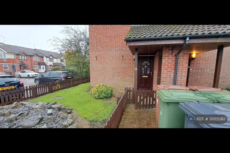 1 bedroom house in Banks Road, Borehamwood, WD6 (1 bed) (#3055082)