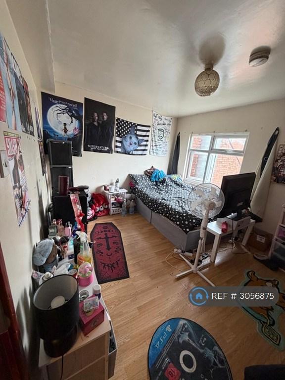 3 bedroom flat in Selly Oak, Birmingham, B29 (3 bed) (#3056875)