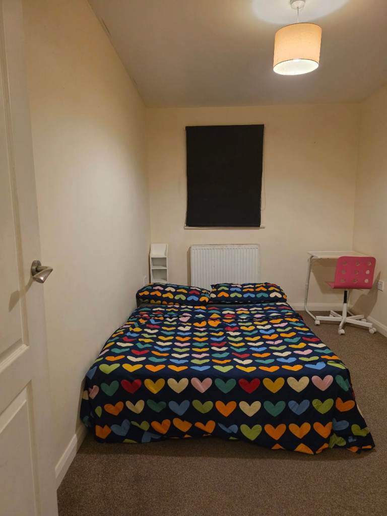 Clean, Spacious and Furrnished Double Bedroom in Wickford 