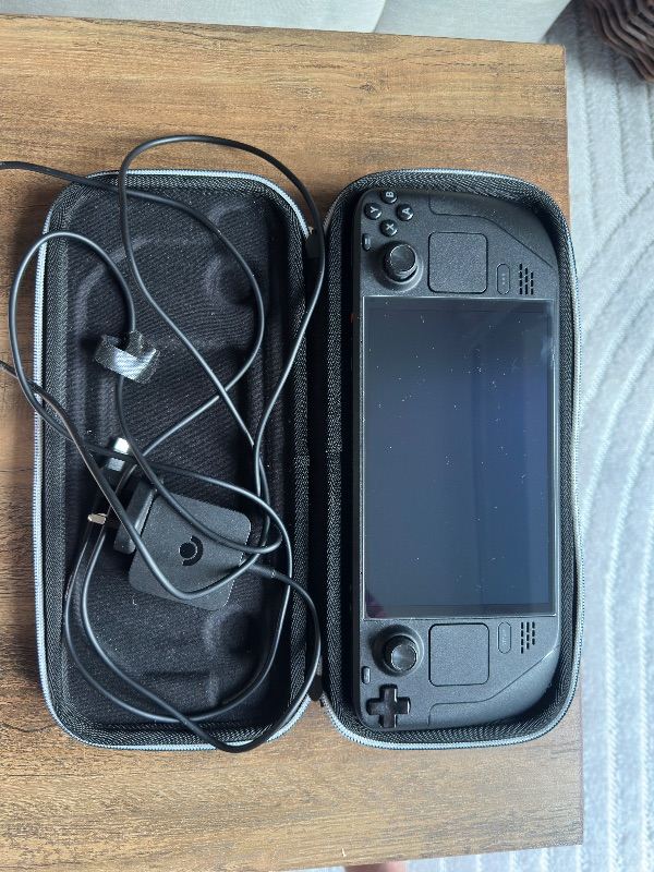 Valve Steam Deck OLED 512gb with Charger, Case and screen protector