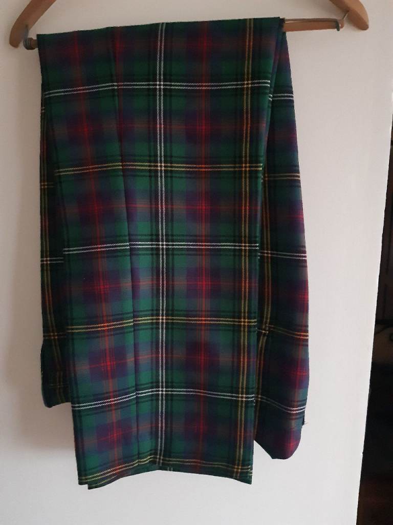 WANTED. WANTED GENTS TARTAN TREWS OR TROUSERS.