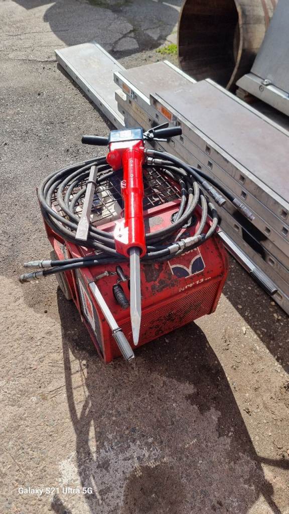 Hycon hydraulic breaker pack
