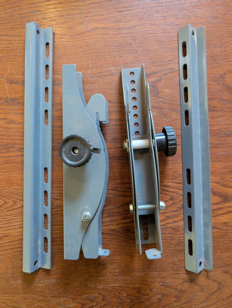 Free TV/Monitor Mount Wall Bracket
