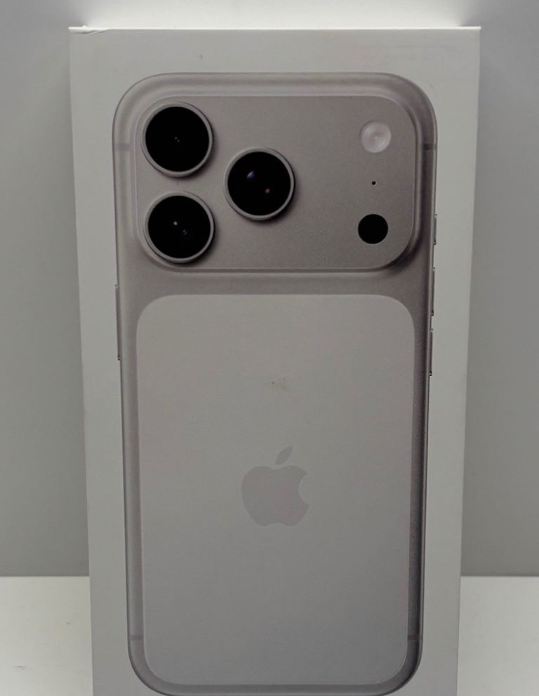 Apple iPhone 17 Pro 256GB White/Silver Brand New Sealed