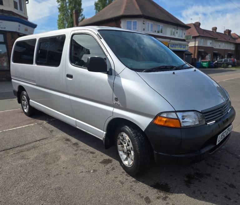 Toyota Hiace LWB D‑4D 9 Seater Minibus – 2.5 Diesel | 102 BHP | 2002 LWB