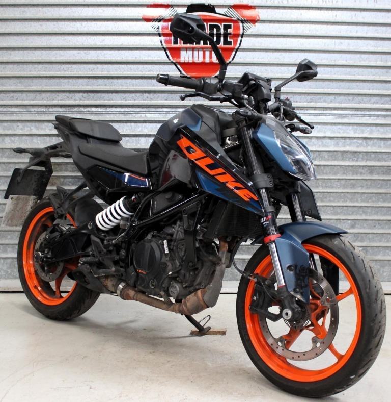 2024 24 KTM DUKE 125 ABS LEARNER LEGAL TRADE SALE NEW SHAPE HPI CLEAR 9K BLUE