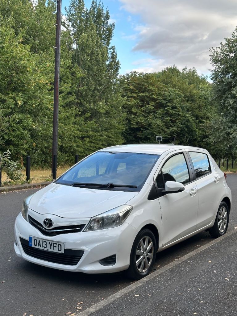 Toyota Yaris Automatic 1.3 Petrol 5dr 2013