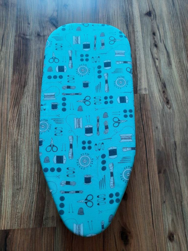Mini ironing board 