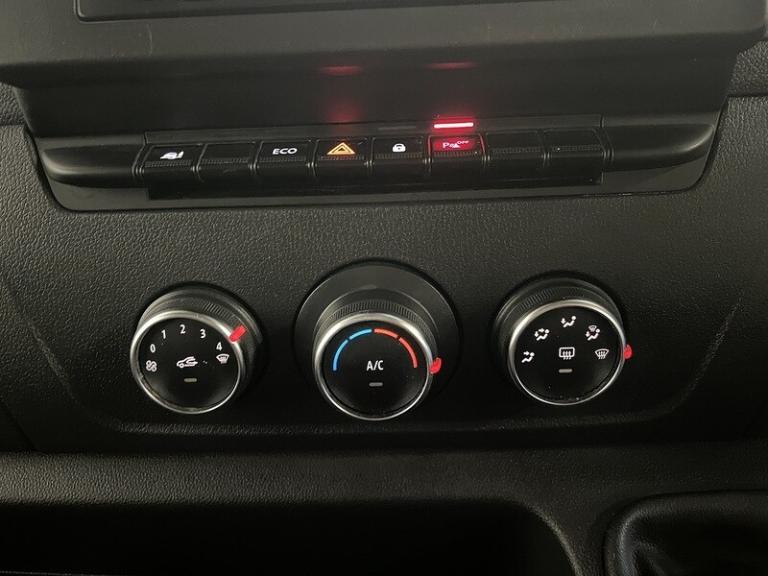 2023 Renault Master LM35dCi 135 Business+ Medium Roof Van PANEL VAN DIESEL Manual