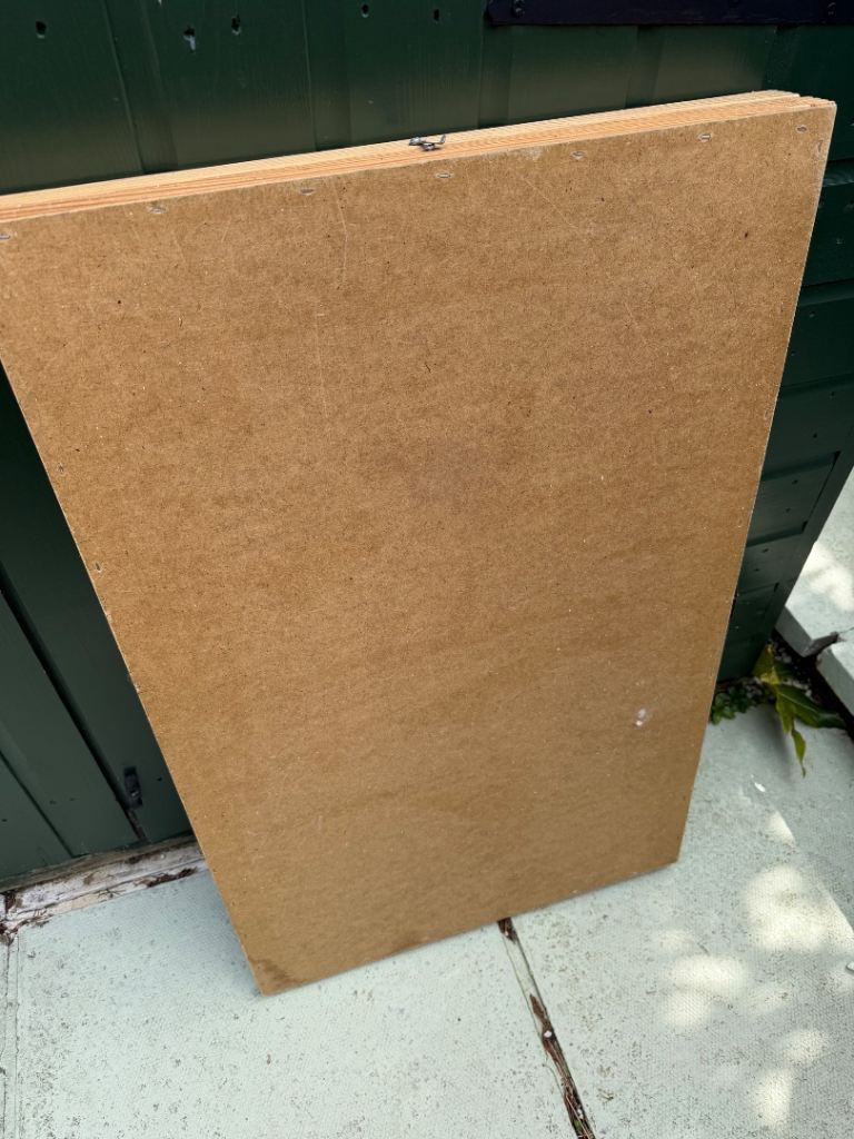 Paste/wallpaper table 