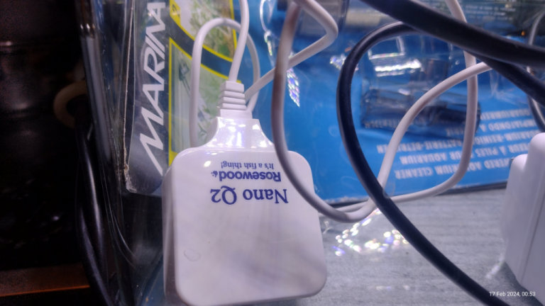 Aqua one powerhead hf-b0300, ROSEWOOD NANO Q 2 QUIET AIR PUMP, Marina tank cleaner