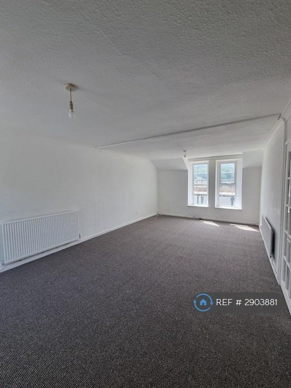 2 bedroom flat in Granville Terrace, Mountain Ash, CF45 (2 bed) (#2903881)
