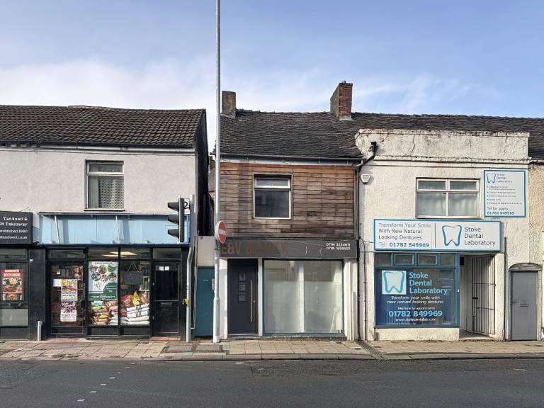 2 bedroom flat in Liverpool Road, Stoke-on-Trent, ST4 1AR