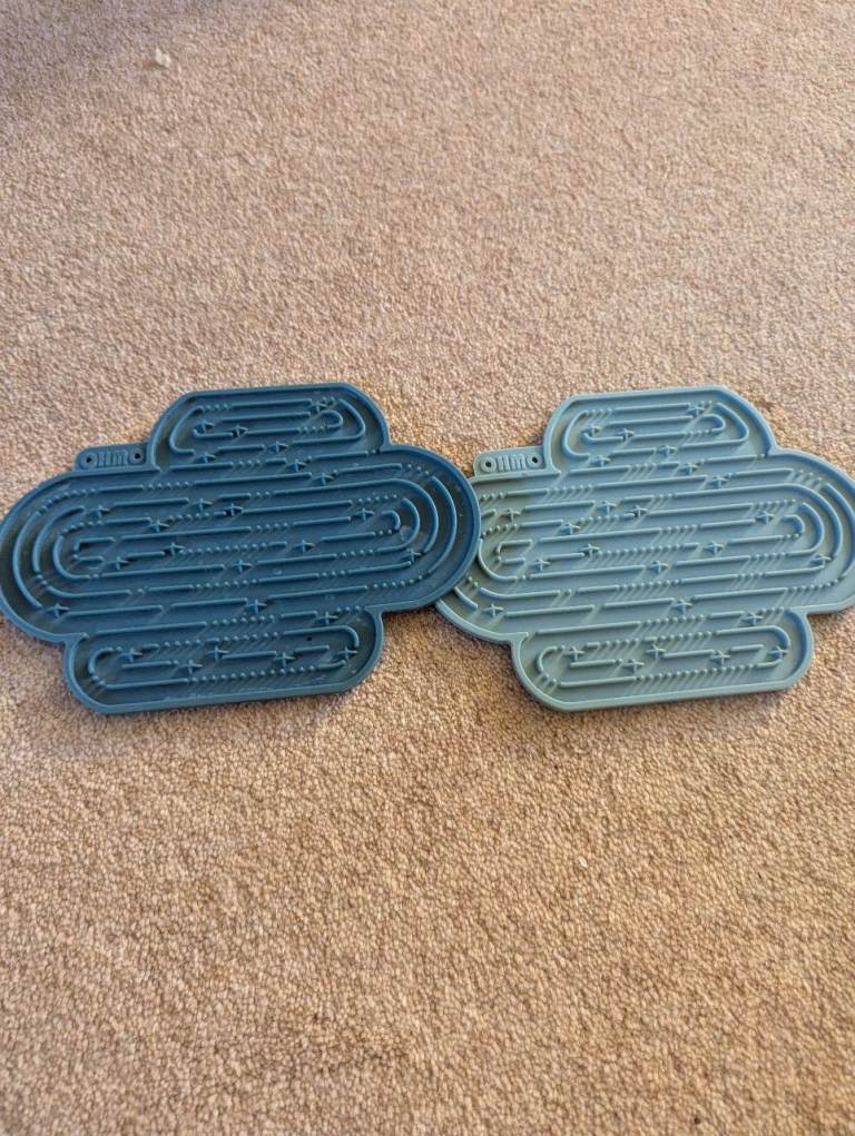 2 cat puzzle feeders FREE