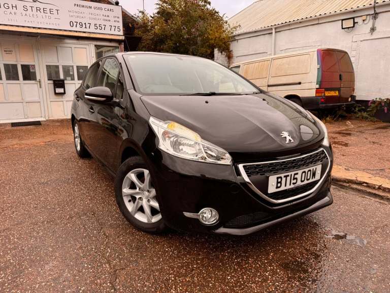 2015 Peugeot 208 2 own 2 key HPI clear £20 tax just been serviced mot 27/6/2027 HATCHBACK Petrol ...