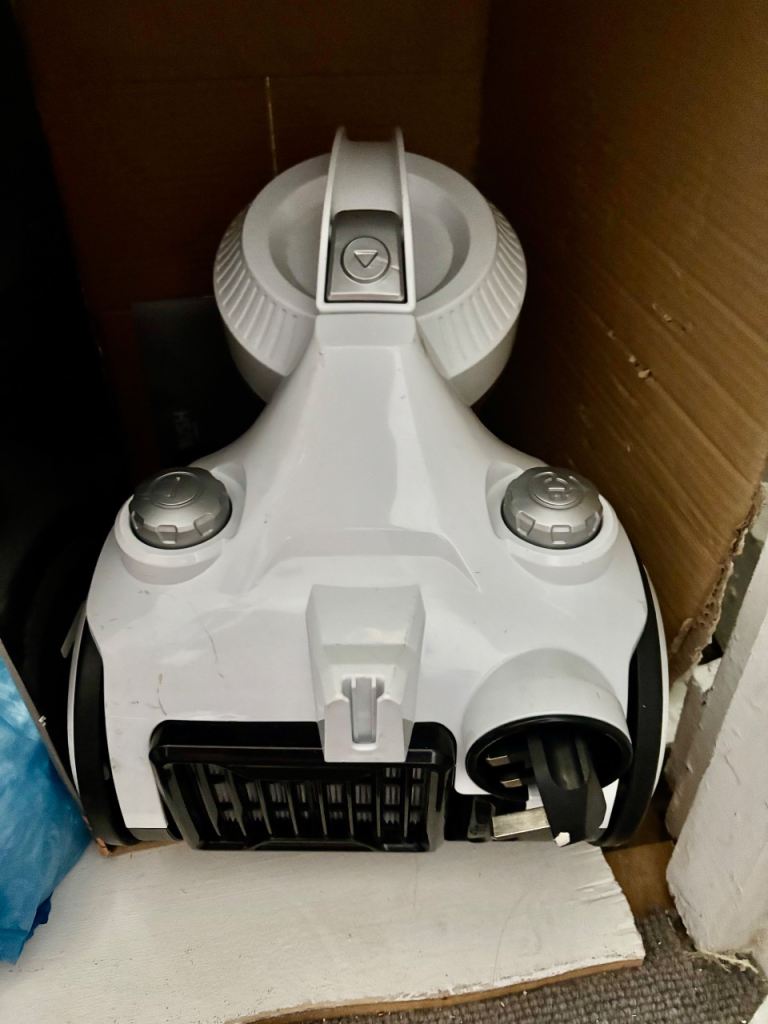 BUSH Bagless Cylinder Vacuum Cleaner - White & Grey