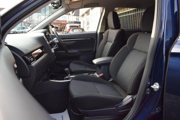 2020 Mitsubishi Outlander 2.0 MIVEC Design CVT 4WD Euro 6 (s/s) 5dr ESTATE Petrol Automatic