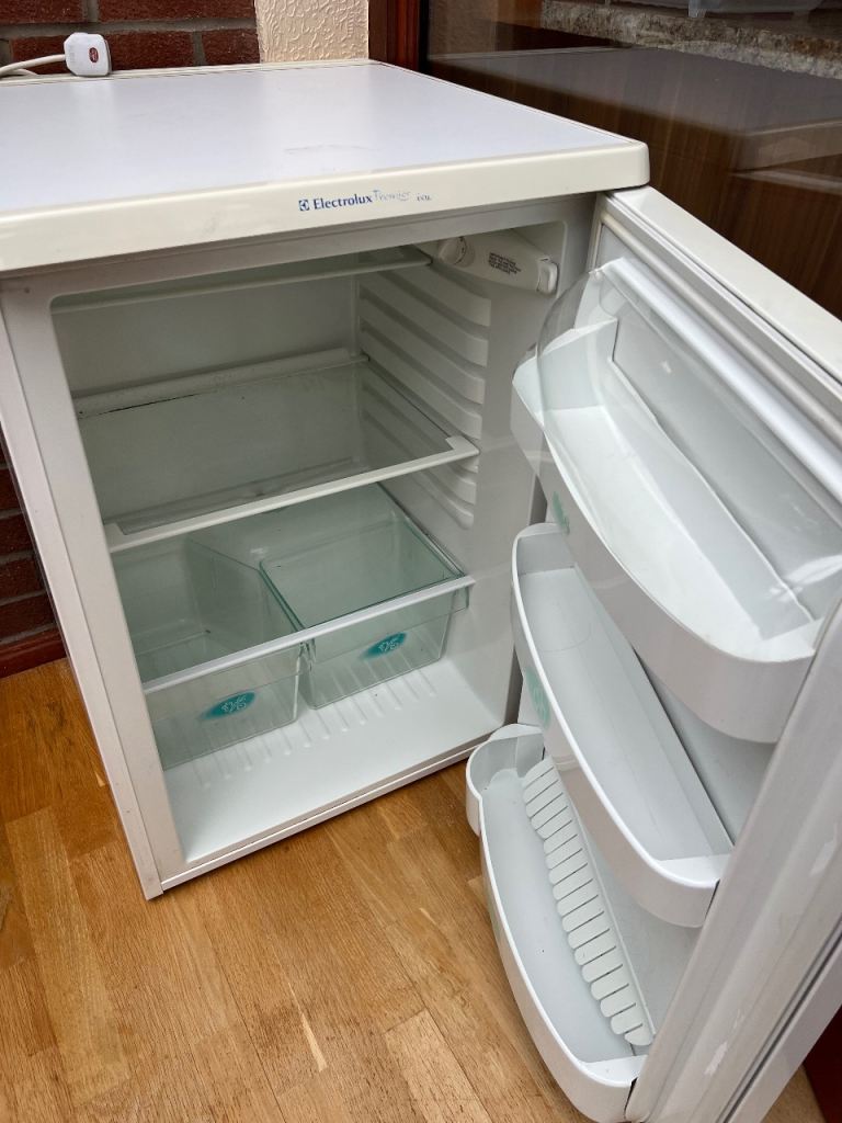 Under counter fridge