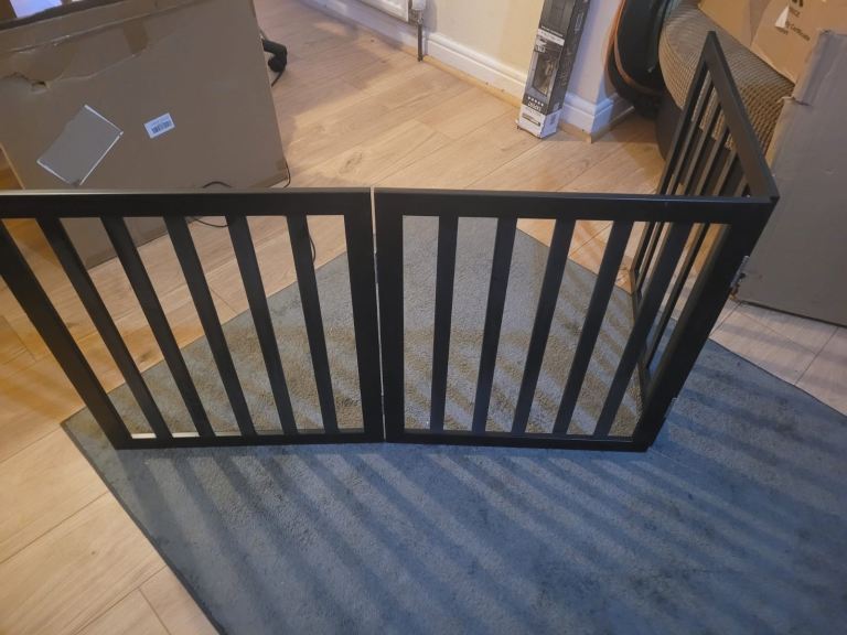 Foldable Freestanding Wooden Pet Safety Gate with Support Feet, Black