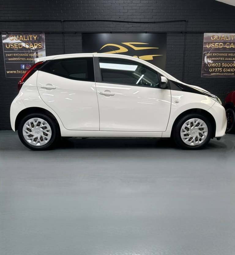 2019 Toyota AYGO 1.0 VVT-i x-play Hatchback Petrol Automatic