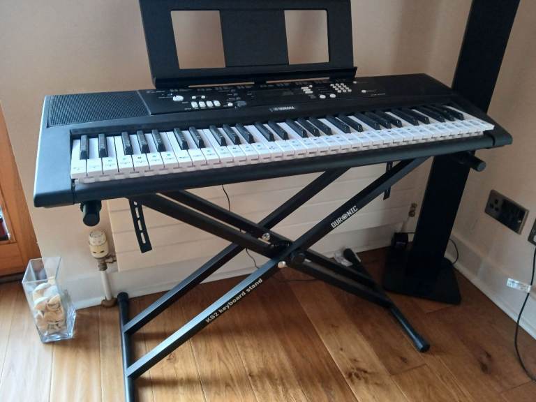 Yamaha EZ-220 61-Key Portable Keyboard and stand