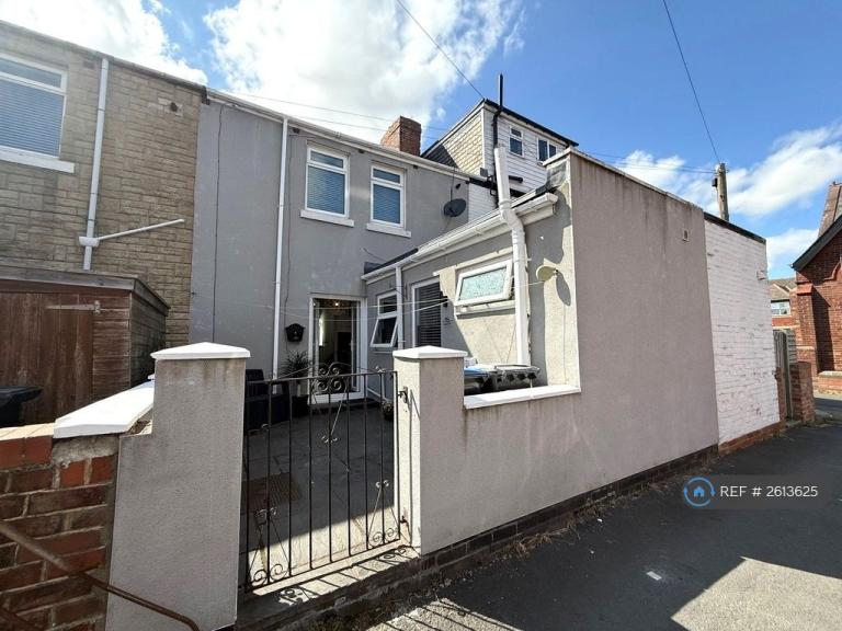 3 bedroom house in Institute Terrace West, Chester Le Street, DH2 (3 bed) (#2613625)
