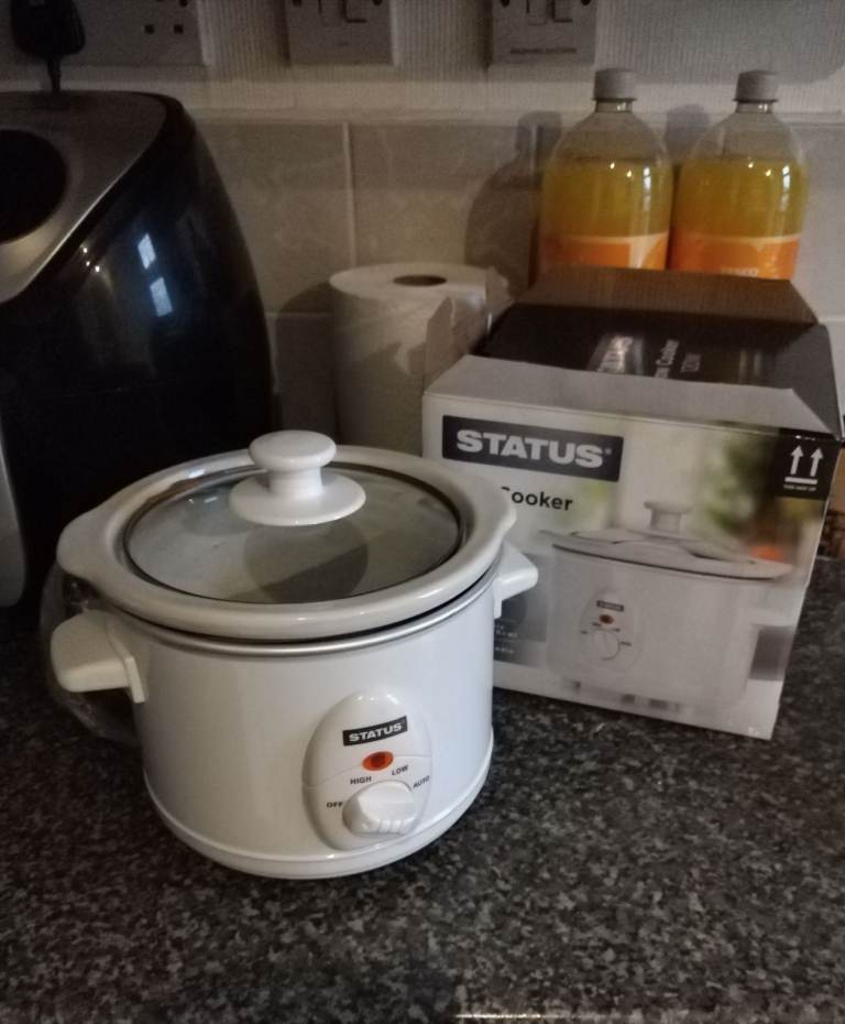 STATUS Slow Cooker 1.5L – Brand New, Boxed