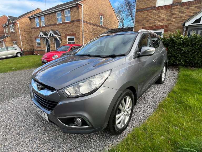 Hyundai ix35 2.0 CRDi Premium SUV 5dr Diesel Manual 4WD Euro 5 (134 bhp)