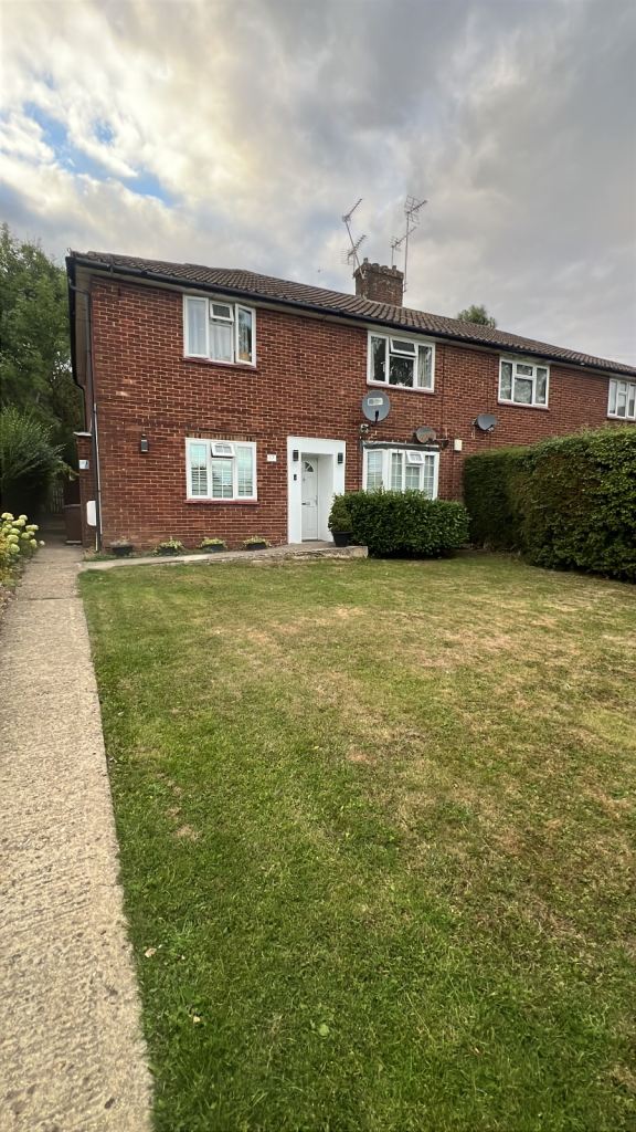 Large room Borehamwood 